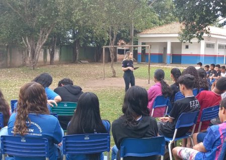 Polícia Civil realiza palestra sobre o Agosto Lilás em Escola Municipal de Coxim