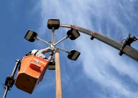 Com recursos viabilizados em 2023, Caarapó recebe maior investimento em iluminação pública da história