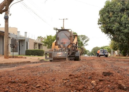 Prefeitura faz operação tapa-buraco no Ouro Verde, Campo Dourado e Jardim Flórida