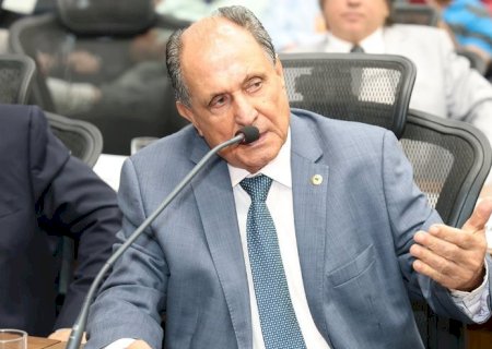Zé Teixeira solicita apoio para criação de espaços públicos em Dourados