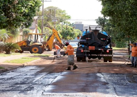 Prefeitura intensifica tapa-buraco nos bairros Santa Brígida, Ouro Verde e Flórida