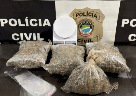 Polícia Civil, com apoio da PM, fecha entreposto de droga e prende homem em flagrante por tráfico de drogas, em Itaporã