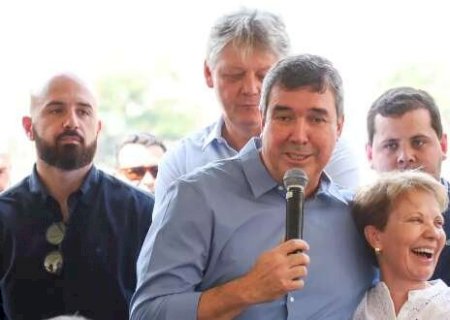 Governo entrega R$ 25 milh&otilde;es em maquin&aacute;rio agr&iacute;cola para 19 munic&iacute;pios
