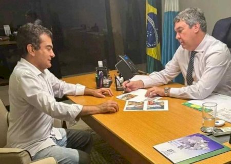 Prefeito e governador vistoriam obras, assinam ordens e inauguram Policlínica
