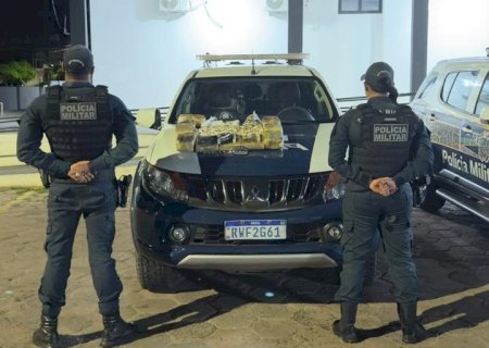 Polícia Militar apreende grande quantidade de drogas em ônibus de turismo em Corumbá.