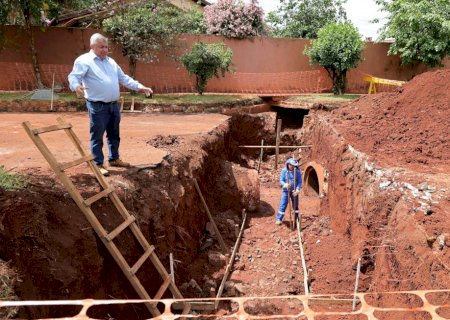 Obra na boca de dragão da Avenida Indaiá é ampliada e rua ficará interditada por um mês