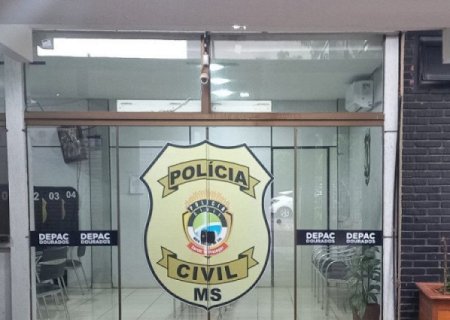 Homem armado invade casa, espanca mulher e vai preso