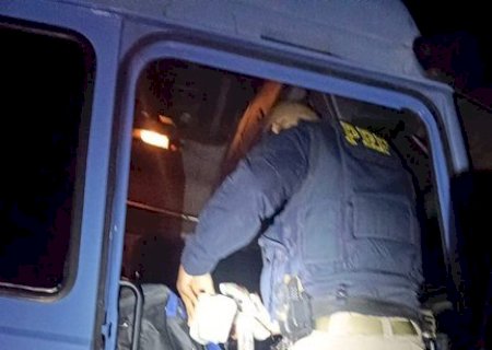 PRF apreende 106 Kg de drogas, armas e munições em Bataguassu (MS)