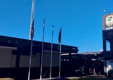 Mulher é agredida com socos e chutes por marido em crise de ciúmes na Aldeia Bororó