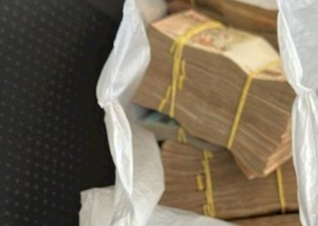 PF flagra pagamento de propina e apreende R$ 160 mil com ex-policial ligado ao contrabando