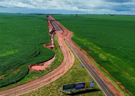 Em Juti e Amambai, Governo de MS lança obra da MS-289 e entrega obras de educação e infrastrutura
