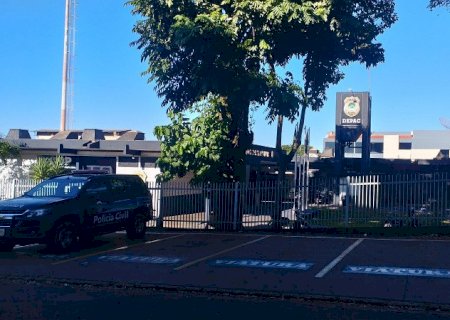 Mulher procura a Depac após ter moto furtada em estacionamento de mercado