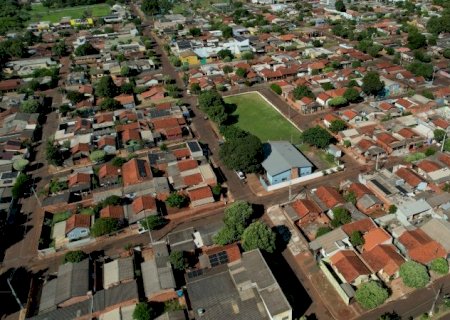Prefeitura promove limpeza e conscientização para eliminação de focos do mosquito Aedes aegypti e  retira mais de 32 toneladas de lixo no Bairro Ema Rigo.