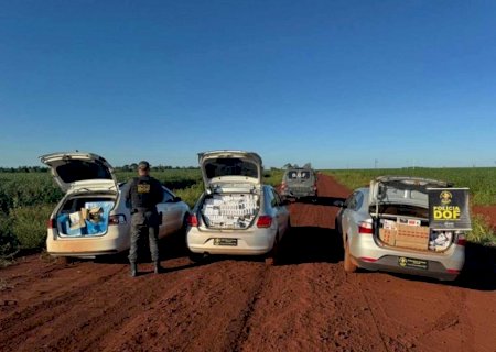 PM apreende três carros que contrabandeavam mais de R$ 400 mil em mercadorias