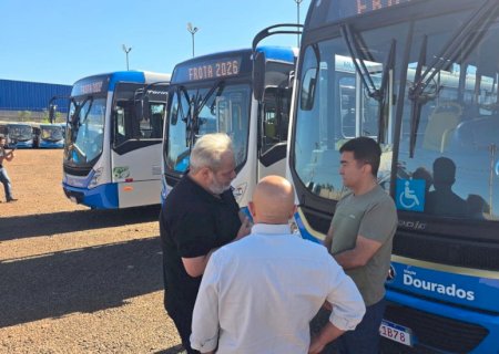 Transporte público de Dourados recebe 4 novos ônibus e amplia conforto aos usuários