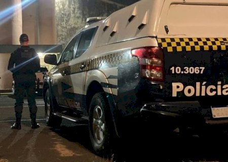 Homem é detido após confusão e agressão em caso de violência doméstica no centro de Caarapó