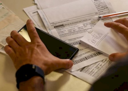 Salário mínimo de R$ 1.621 começa a ser pago nesta segunda