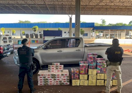 PRF e PM apreendem cigarros contrabandeados em Ivinhema (MS)