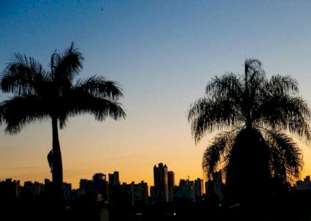 Outono come&ccedil;a quente e com risco de temporais em MS