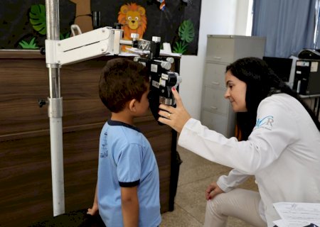 Prefeitura é parceira de programa que vai garantir óculos de grau gratuito à crianças
