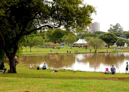 Primeiro dia da 2ª Festa da Páscoa tem pesca, venda de pescado e torneio