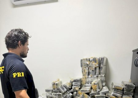 PRF apreende 479 Kg de cocaína em Ribas do Rio Pardo