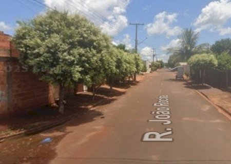 Mulher esfaqueia marido após filho tentar defender mãe de agressão