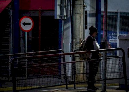 Dia come&ccedil;a com 5&deg;C, temperaturas sobem e MS pode ter temporais isolados