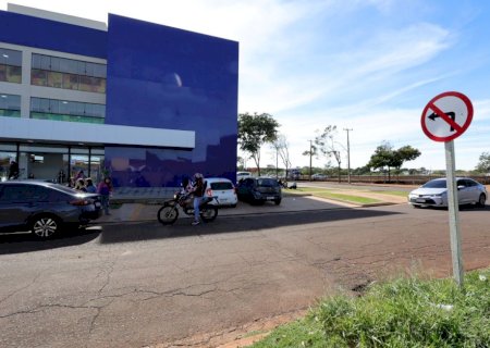 Prefeitura implanta mão única em ruas na Vila Industrial para melhorar trânsito em área escolar