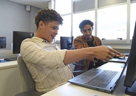 Qualificação, tecnologia e empreendedorismo: Governo de MS prepara jovens para liderar a nova economia digital 