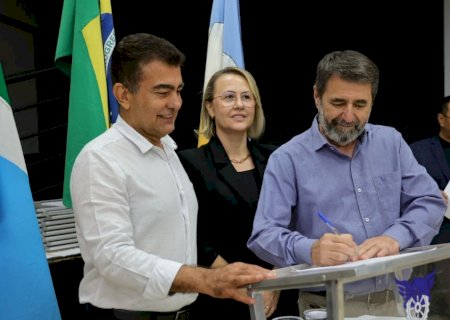 Em sessão de homenagem a comerciantes, Marçal encaminha Lei da Liberdade Econômica
