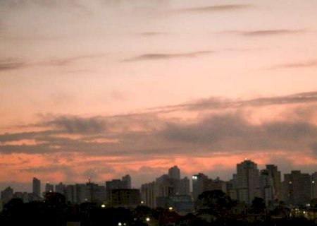 Fim de semana come&ccedil;a com risco de tempestades e termina com calor de at&eacute; 38&deg;C