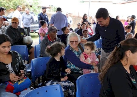 Prefeitura garante escritura, reforma de moradias e energia regular para famílias do Vida Nova Porã