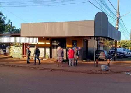 Homem é encontrado morto dentro de comércio com as mãos amarradas de Dourados