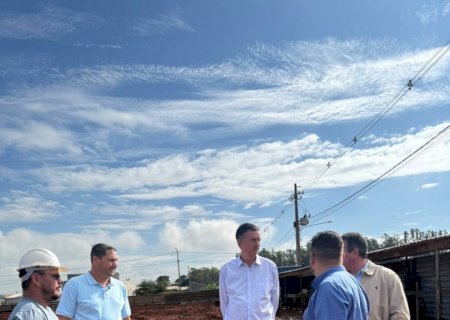 Junto com Dagoberto, Sandro Pacheco acompanha início da construção do CMEI do Capitão Vigário