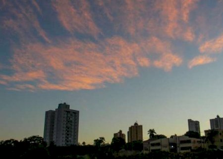 Frente fria traz chance de chuva e tr&eacute;gua no calor em parte de MS