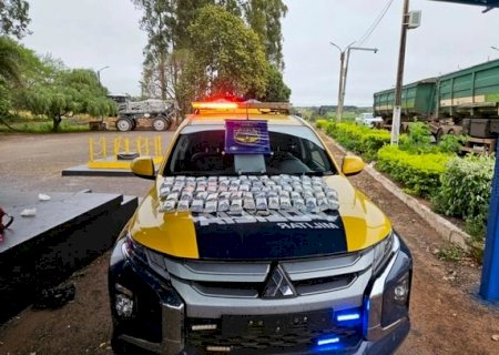 Mulher é presa com 15 quilos de haxixe em van na MS-156, entre Amambai e Caarapó