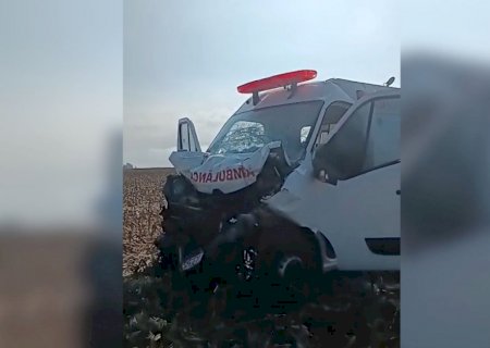 Paciente morre em acidente com ambulância após receber alta em MS