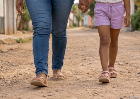 Mãe é presa após agredir mulher que entregou sua filha ao Conselho Tutelar