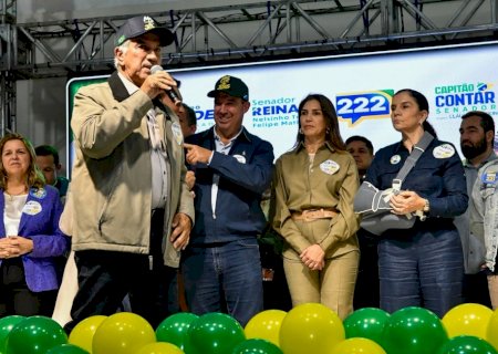 Reinaldo assina 22 compromissos em evento com 1,7 mil cristãos em Campo Grande