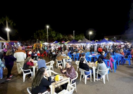 Feira Sabores completa um ano com música ao vivo, gastronomia e agricultura familiar