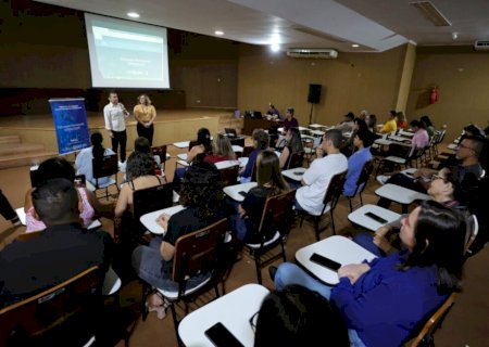 Prefeitura promove palestra sobre saúde mental para trabalhadores da Assistência Social