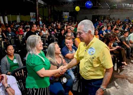 Diante de mais de mil pessoas, Reinaldo reafirma compromissos com Dourados