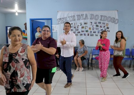 Prefeitura promove ação especial do Outubro Rosa e celebra o Dia da Pessoa Idosa